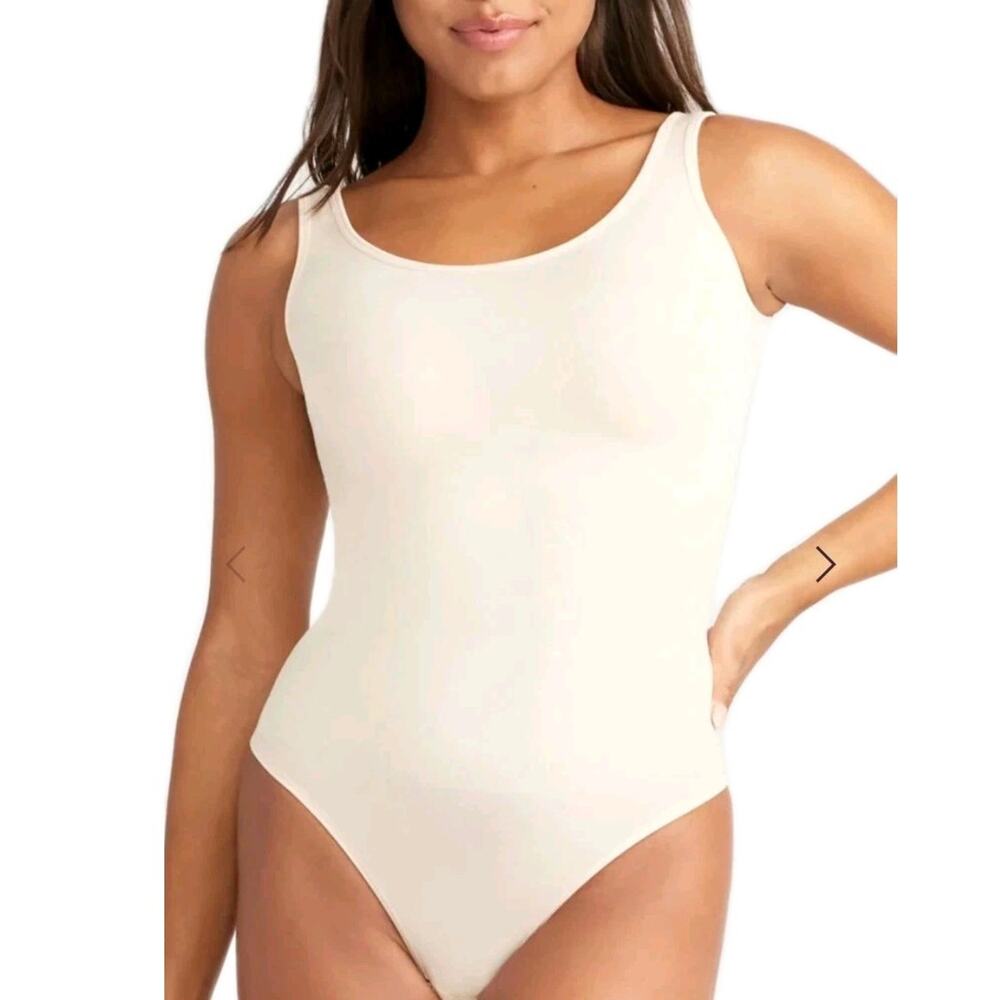 Yummie Shapewear Thong BodysuitSeamless Firm Compression Body S/M NWT Shapewear